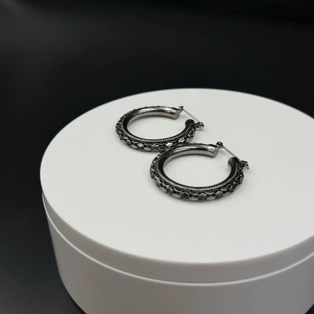 Vintage Etched Pattern‎ Silver-Toned Fashion Collectible Huggie Hoop Earrings